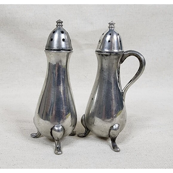 Vintage NS Co Pewter Salt & Pepper Shakers | 1114 | Tripod Footed | 1960s MCM - Picture 4 of 10